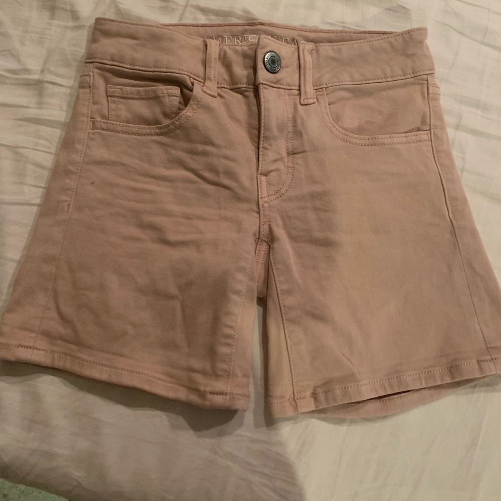 3/$18.🌼 AEO midi shorts size 00
